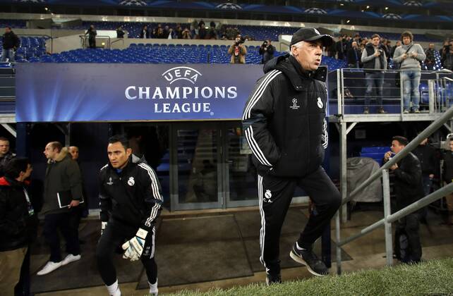 Real Madrid training session before first leg of 1 8 Champions League match. In this picture, Keyor Navas and Carlo Ancelotti. xPABLOGARCIAx 