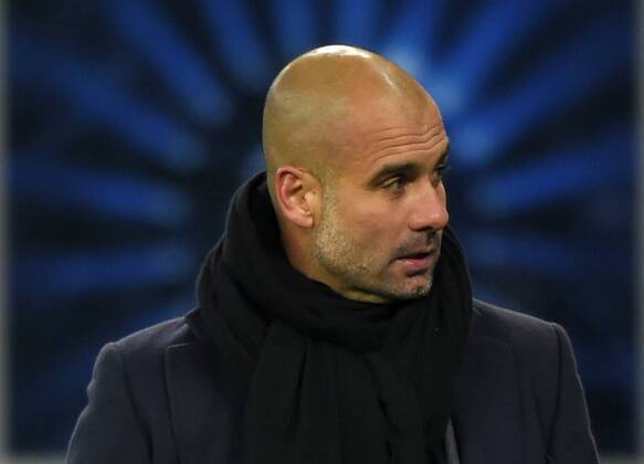 17.02.2015, Fussball Champions-League 2014 2015, Achtelfinale Hinspiel in Lwiw (Ukraine), Schachtar Donezk - FC Bayern München, Trainer Pep Guardiola (Bayern München) mit Strahlenkranz. 