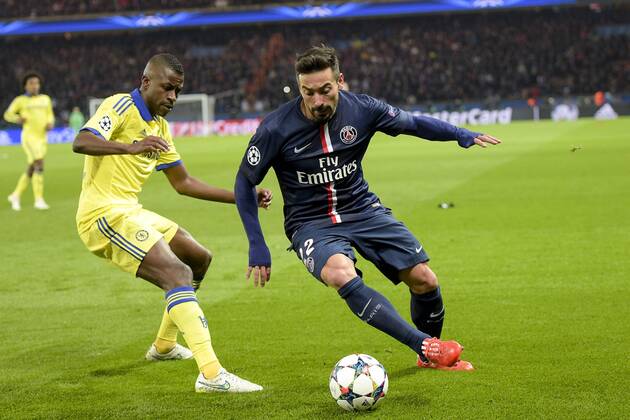 Ezequiel Lavezzi (PSG) vs Ramires (Chelsea) FOOTBALL : PSG vs Chelsea - League des Champions - 17 02 2015 JBAutissier Panoramic 