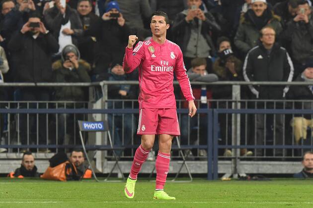 Fußball Champions League Achtelfinale Schalke 04 - Real Madrid am 18.02.2015 in der Veltins Arena in Gelsenkirchen Torjubel zum 0:1 durch Cristiano Ronaldo ( Real Madrid )
