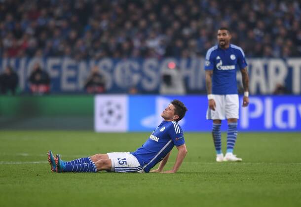 Klaas-Jan HUNTELAAR (links) und Kevin-Prince BOATENG (beide Schalke rechts) enttaeuscht. Fussball international UEFA Championsleague, Saison 2014 2015, Achtelfinale Hinspiel: FC Schalke 04 - Real Madrid in Gelsenkirchen, Deutschland am 18.02.2015,