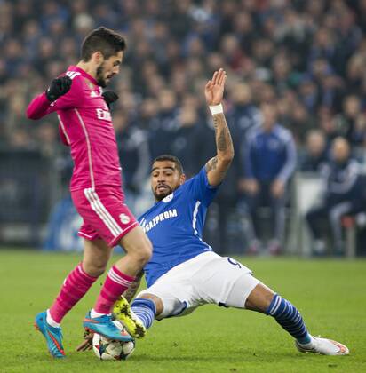 Isco (Real), Kevin-Prince Boateng (Schalke) 18.02.2015, Gelsenkirchen, FC Schalke 04 vs. Real Madrid Â