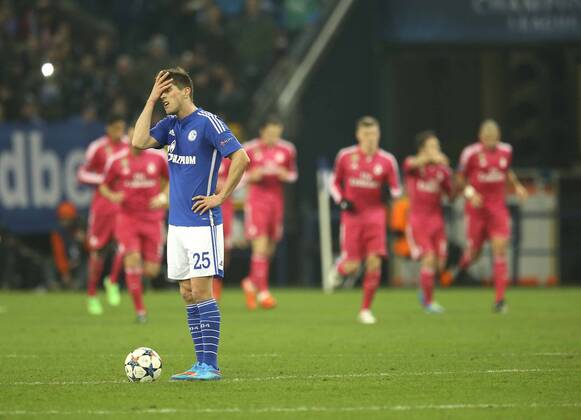 Foto : Verlierer Schalke , Kllas Jan Huntelaar nach dem 0-1 von Ronaldo Fussball Champions League am Mi. 18.02.2015 Schalke 04 - Real Madrid