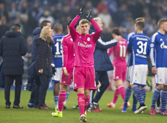 Gelsenkirchen, 18.02.2015, Veltins Arena, Fußball Schlussjubel: Toni Kroos (Madrid) FC Schalke 04 - Real Madrid