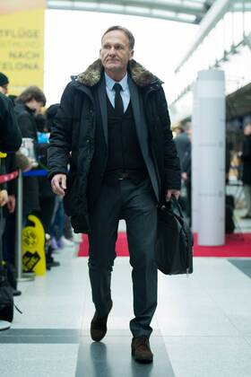 Montag 23.02.2015, Saison 2014 2015, BV Borussia Dortmund am Flughafen Dortmund auf dem weg zum Champions League Spiel, Geschaeftsfuehrer Hans-Joachim WATZKE (BVB) DeFodi01001062113