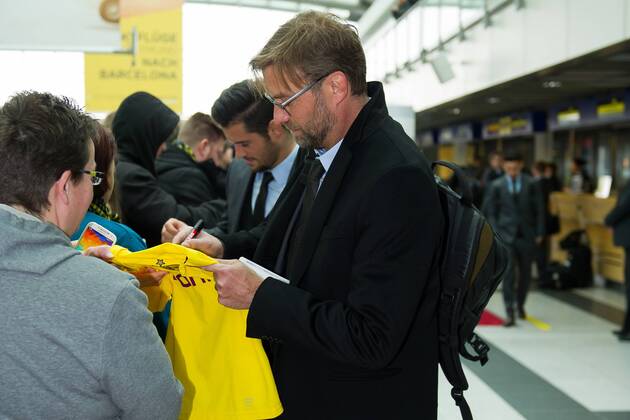 Montag 23.02.2015, Saison 2014 2015, BV Borussia Dortmund am Flughafen Dortmund auf dem weg zum Champions League Spiel, Trainer Juergen KLOPP (BVB) DeFodi01001062163