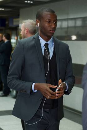 Montag 23.02.2015, Saison 2014 2015, BV Borussia Dortmund am Flughafen Dortmund auf dem weg zum Champions League Spiel, Adrian RAMOS (BVB) DeFodi01001062169