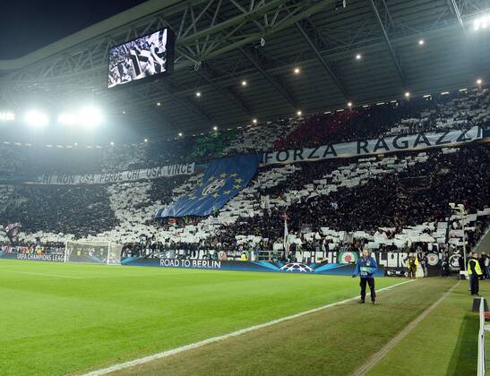 Champions League Juventus Turin Fans 