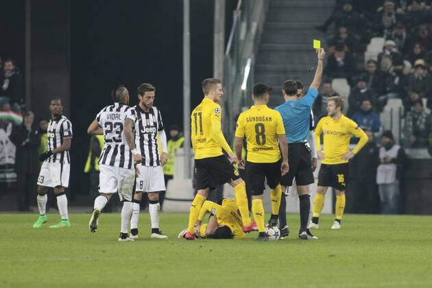 Feb. 24, 2015 - Turin, Italy - Yellow cardo for Roberto Pereyra during the Champions League match between Juvwentus FC and Borussia Dortmund february 24, 2015 in Torino, Italy. (Photo by Loris Roselli NurPhoto) Italy: Champions League, Juventus FC vs Borussia Dortmund -----  - ZUMAn230