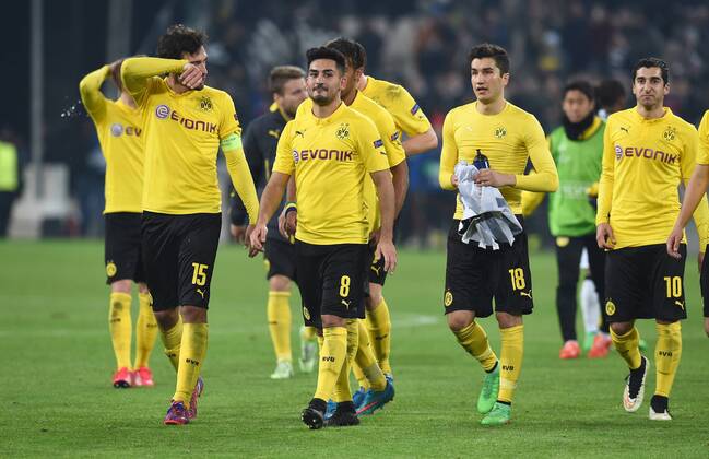 FUSSBALL CHAMPIONS LEAGUE SAISON 2014 2015 ACHTELFINAL HINSPIEL Juventus Turin - Borussia Dortmund 24.02.2015 Mats Hummels, Ilkay Guendogan Nuri Sahin und Henrikh Mkhitaryan (v.l., alle Borussia Dortmund) sind nach dem Abpfiff enttaeuscht 