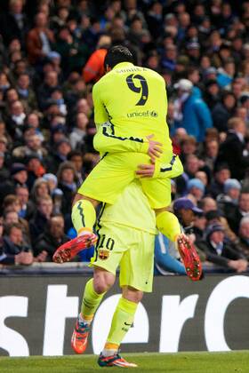24.02.2015. Manchester, England. Champions League Football. Manchester City versus Barcelona. FC Barcelona Barca forward Luis Suarez celebrates scoring the games first goal. xTimxWilliamsx  ActionPlus11600218