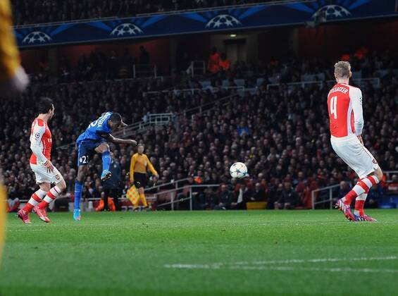 Football - 2014 2015 Champions League - Round of 16, First Leg: Arsenal vs. AS Monaco Geoffrey Kondogbia of Monaco scores a brilliant goal from outside the box at The Emirates. COLORSPORT ANDREW COWIE 