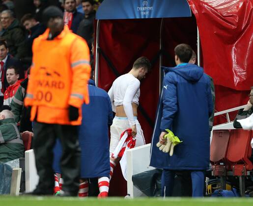 Arsenal s Olivier Giroud looks on dejected after the final whistle Champions League - Arsenal vs AS Monaco - Emirates Stadium - England - 25th February 2015 - Picture David Klein Sportimage EDITORIAL USE ONLY. No use with unauthorised audio, video, data, fixture lists, club league logos or live services. Online in-match use limited to 120 images, no video emulation. No use in betting, games or single club league player publications.