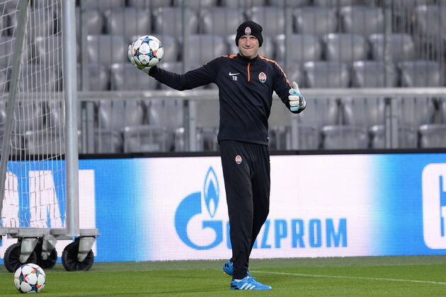 Fußball Champions League Abschlusstraining Schachtar Donezk am 10.03.2015 in der Allianz Arena in München Tomislav Rogic ( Torwarttrainer Donezk )