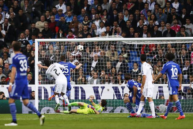Aktuell Fußball, Champions League, Real Madrid - FC Schalke 04 Klaas-Jan Huntelaar Schalke, MARCH 10, 2015 - Football Soccer UEFA Champions League Round of 16 2nd leg match between Real Madrid 3-4 Schalke 04 at the Santiago Bernabeu Stadium in Madrid, Spain. NoxThirdxPartyxSales  oqma_rms04_014