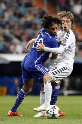 Aktuell Fußball, Champions League, Real Madrid - FC Schalke 04 Real Madrid s Luka Modric and FC Schalke 04 Leroy Sane during Champions League soccer match at Santiago Bernabeu stadium in Madrid, Spain. March, 10, 2015. Real Madrid - FC Schalke 04  20150310194