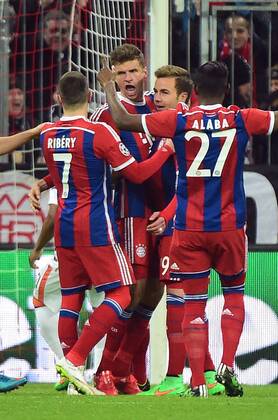 11.03.2015, xjhx, Fussball UEFA Champions League, FC Bayern Muenchen - Schachtar Donezk, v.l. Thomas Mueller (FC Bayern Muenchen) Goal scored, Tor zum 1:0