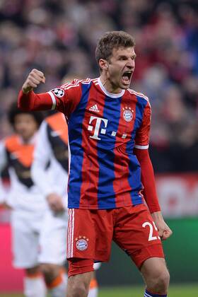 Fußball Champions League Achtelfinale Bayern München - Schachtar Donezk am 11.03.2015 in der Allianz Arena in München Torjubel zum 1:0 durch Thomas Müller ( München )