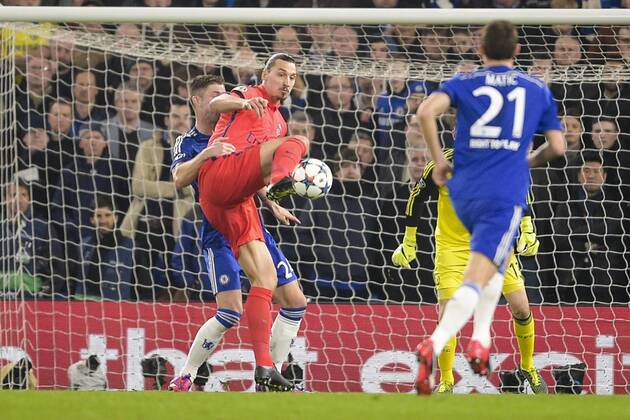 Zlatan Ibrahimovic (PSG) vs Nemanja Matic (Chelsea) - Chelsea FC vs Paris St Germain (PSG) - - 11 03 2015 JBAutissier 
