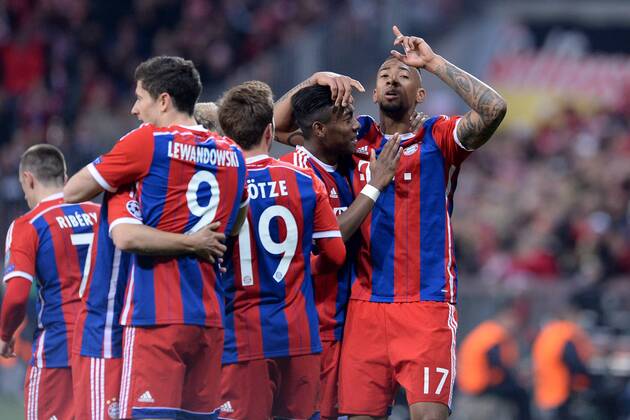 Fußball Champions League Achtelfinale Bayern München - Schachtar Donezk am 11.03.2015 in der Allianz Arena in München Torjubel zum 2:0 durch Jerome Boateng ( München ), rechts - David Alaba ( München ), links