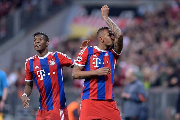 Fußball Champions League Achtelfinale Bayern München - Schachtar Donezk am 11.03.2015 in der Allianz Arena in München Torjubel zum 2:0 durch Jerome Boateng ( München ), rechts - David Alaba ( München ), links