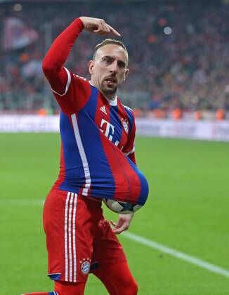 fcb7 Frank RIBERY, FCB 7 Torjubel, Jubel nach dem Tor zum 3-0 FC BAYERN MUENCHEN - FC SCHACHTAR DONEZK , Fussball UEFA Champions League, Achtelfinale Rueckspiel, Muenchen, 11.03.2015 CL Saison 2014 2015, FCB, Muenchen