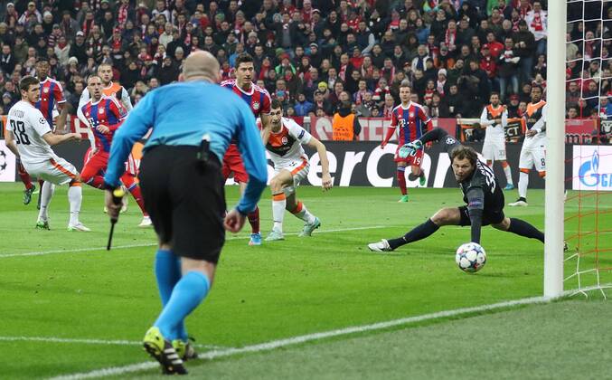 fcb7 Frank RIBERY, FCB 7 Torschuss, schiesst das Tor zum 4-0 FC BAYERN MUENCHEN - FC SCHACHTAR DONEZK , Fussball UEFA Champions League, Achtelfinale Rueckspiel, Muenchen, 11.03.2015 CL Saison 2014 2015, FCB, Muenchen