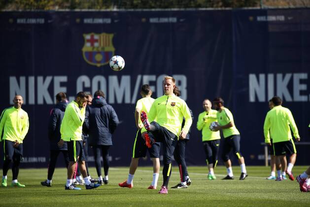 BARCELONA, Spanien: Marc Andre Ter STEGEN - Training FC Barcelona vor dem Champions League Spiel. 