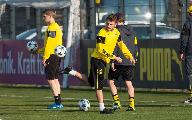 Dienstag 17.03.2015, CL, UEFA Champions League, Saison 2014 2015, Abschlusstraining in Dortmund, BV Borussia Dortmund, Ciro IMMOBILE (BVB), am Ball DeFodi01045019850