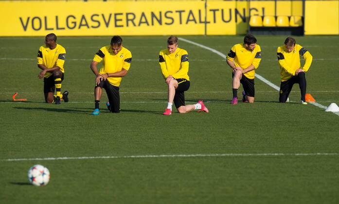 Dienstag 17.03.2015, CL, UEFA Champions League, Saison 2014 2015, Abschlusstraining in Dortmund, BV Borussia Dortmund, Pierre Emerick AUBAMEYANG (BVB) und Marco REUS (BVB), VOLLGASVERANSTALTUNG DeFodi01045019856