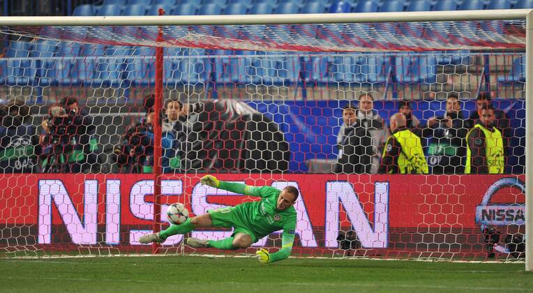 17.03.2015, xcox, Fussball UEFA Champions League, Atletico Madrid - Bayer 04 Leverkusen, v.l. Jan Oblak (Atl. Madrid) in the penalty shoot-out - Saving -