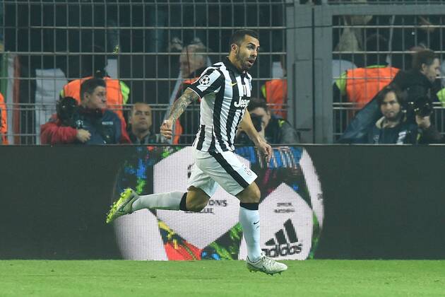 Fußball Champions League Achtelfinale Borussia Dortmund - Juventus Turin am 18.03.2015 im Signal Iduna Park in Dortmund Torjubel zum 0:1 durch Carlos Tevez ( Turin )