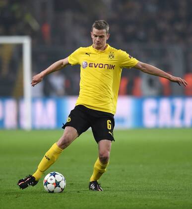 FUSSBALL CHAMPIONS LEAGUE SAISON 2014 2015 ACHTELFINAL RUECKSPIEL Borussia Dortmund - Juventus Turin 18.03.2015 Sven Bender (Borussia Dortmund) am Ball 