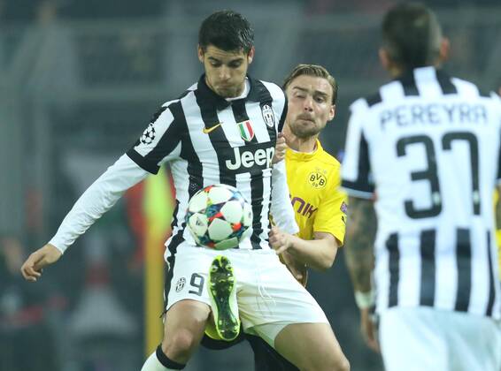 Marcel SCHMELZER, BVB 29 Zweikampf , Aktion um den Ball gegen MORATA, JUVE 9 BORUSSIA DORTMUND - JUVENTUS TURIN Fussball UEFA Champions League, Achtelfinale in Dortmund, 18.03.2015 CL Saison 2014 2015, BVB