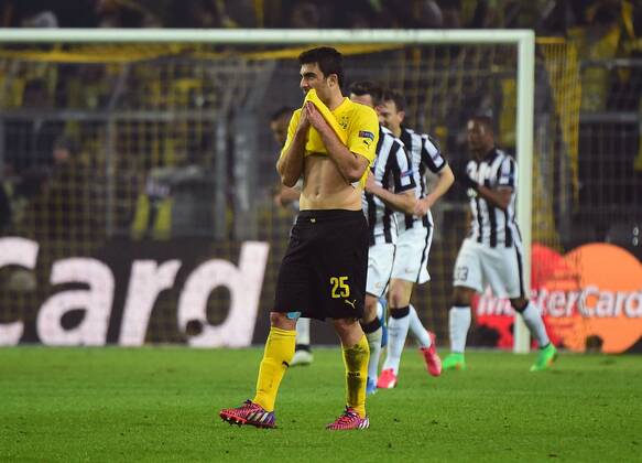 18.03.2015, xjhx, Fussball UEFA Champions League, Borussia Dortmund - Juventus Turin, v.l. Sokratis (Borussia Dortmund) enttaeuscht, enttaeuscht schauend, dissapointed