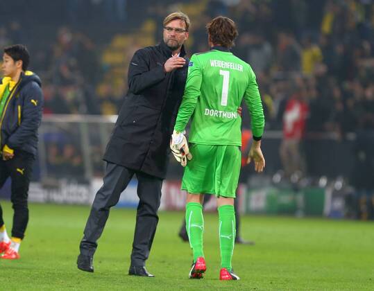 Mittwoch 18.03.2015, Saison 2014 2015, UEFA Champions League, Achtelfinale Rückspiel im Dortmunder Signal Iduna Park, BVB Borussia Dortmund - FC Juventus Turin, Enttäuschung bei den Dortmunder Spielern nach Abpfiff: Jürgen Klopp (Trainer, BVB) mit Roman Weidenfeller (Torwart, BVB), v.l.