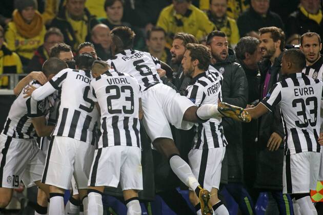 UEFA CHAMPIONS LEAGUE 2015 Achtelfinale Borussia Dortmund vs. Juventus Turin 0:3 HIER bereits nach 3 Minuten konnten die Spieler von Juventus Turin das 1:0-Tor und die Vorentscheidung bejubeln