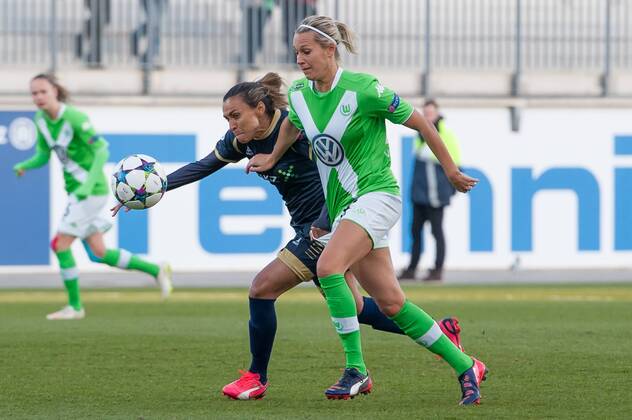 v.li.: Marta (FC Rosengard) im Zweikampf mit Lena Goeßling (VfL Wolfsburg), Fussball, UEFA Women s Champions League, VfL Wolfsburg - FC Rosengard, xobx
