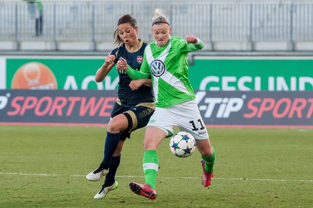 v.li.: Sara Bjork Gunnarsdottir (FC Rosengard) im Zweikampf mit Alexandra Popp (VfL Wolfsburg), Fussball, UEFA Women s Champions League, VfL Wolfsburg - FC Rosengard, xobx