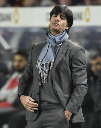 Nationaltrainer Trainer Coach Joachim Jogi Löw (GER) am Spielfeldrand unzufrieden DFB Länderspiel Deutschland gegen Australien Freundschaftsspiel Fußball Herren GER vs AUS Saison 2014 2015 Kaiserslautern Fritz-Walter-Stadion 25.03.2015 DFB Länderspiel Deutschland gegen Australien