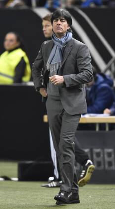 Nationaltrainer Trainer Coach Joachim Jogi Löw (GER) am Spielfeldrand unzufrieden DFB Länderspiel Deutschland gegen Australien Freundschaftsspiel Fußball Herren GER vs AUS Saison 2014 2015 Kaiserslautern Fritz-Walter-Stadion 25.03.2015 DFB Länderspiel Deutschland gegen Australien