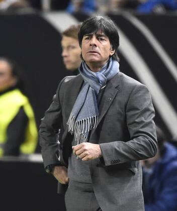 Nationaltrainer Trainer Coach Joachim Jogi Löw (GER) am Spielfeldrand unzufrieden DFB Länderspiel Deutschland gegen Australien Freundschaftsspiel Fußball Herren GER vs AUS Saison 2014 2015 Kaiserslautern Fritz-Walter-Stadion 25.03.2015 DFB Länderspiel Deutschland gegen Australien