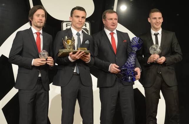 From left: Czech players Tomas Rosicky and David Lafata, coach of Czech national soccer team Pavel Vrba and Pavel Kaderabek pose with awards during the Czech Footballer of the Year for 2014 ceremony, organised by the Czech Football Association (FACR) in Prague, Czech Republic, March 29, 2015. (CTKxPhoto MichalxKrumphanzl) CTKPhotoP201503290525501  _KRU6653