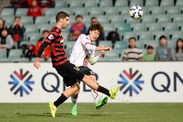 07.04.2015. Sydney, Australia. AFC Champions League. Western Sydney Wanderers v FC Seoul. Seoul midfielder Koh Myong-jin in action. xNigelxOwenx  ActionPlus11611491