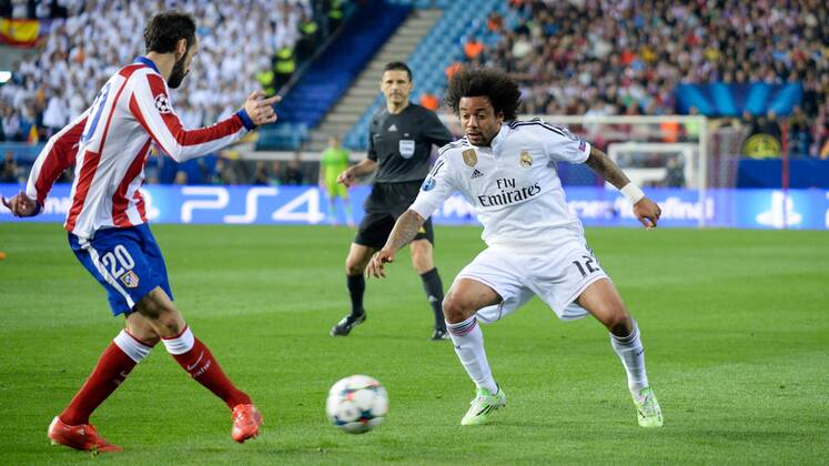 v.li.: Juanfran (Atletico), Marcelo (Real), Fussball, UEFA Champions League, Atletico Madrid - Real Madrid,  xjgx