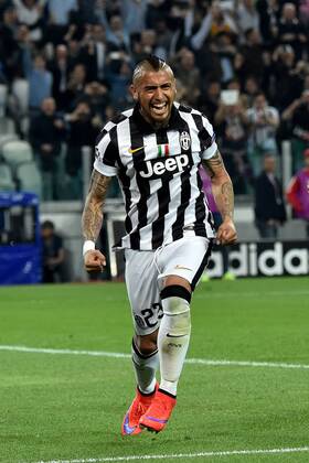 14.04.2015. Juventus Stadium, Turin, Italy. Champions League quarter-final first leg Juventus versus Monaco. Arturo Vidal celebrates after he scored the 1-0 goal for Juventus from the penalty spot xGiuseppexMaffiax  ActionPlus11613062