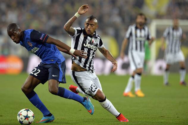 14.04.2015. Stadium Juventus, Turin, Italy. Champions League fooball quarter-finals. Juventus versus Monaco. Geoffrey Kondogbia and Arturo Vidal vie for the ball xPierpaoloxPiciuccox  ActionPlus11613083
