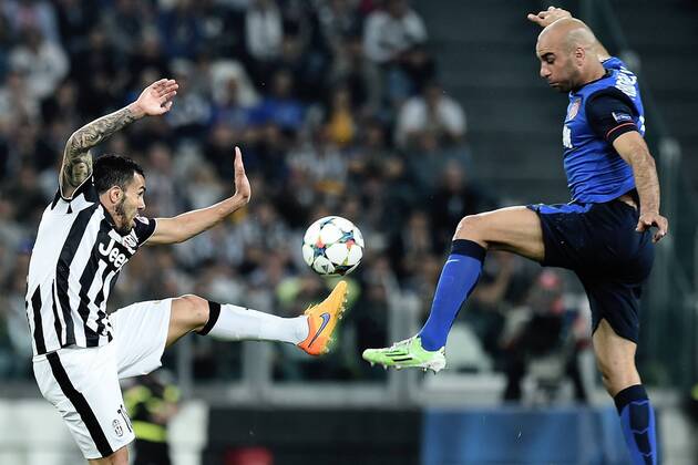 Champions League Juventus Turin - AS Monaco FC Carlos Tevez-Aymen Abdennour 
