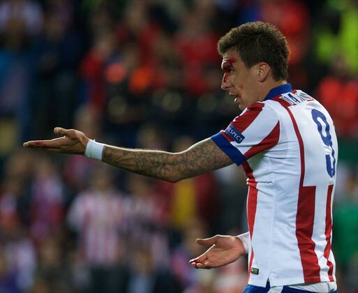Atletico de Madrid Forward, Mario Mandzukic, number 9 . Round 1 4 of the CHAMPIONS league, soccer match between Atletico de Madrid - Real Madrid at the Vicente Calderon estadium, Madrid - Spain by April 14, 2015. PHOTO: Gregorio Lopez. 