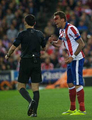 Atletico de Madrid Forward, Mario Mandzukic, number 9 . Round 1 4 of the CHAMPIONS league, soccer match between Atletico de Madrid - Real Madrid at the Vicente Calderon estadium, Madrid - Spain by April 14, 2015. PHOTO: Gregorio Lopez. 